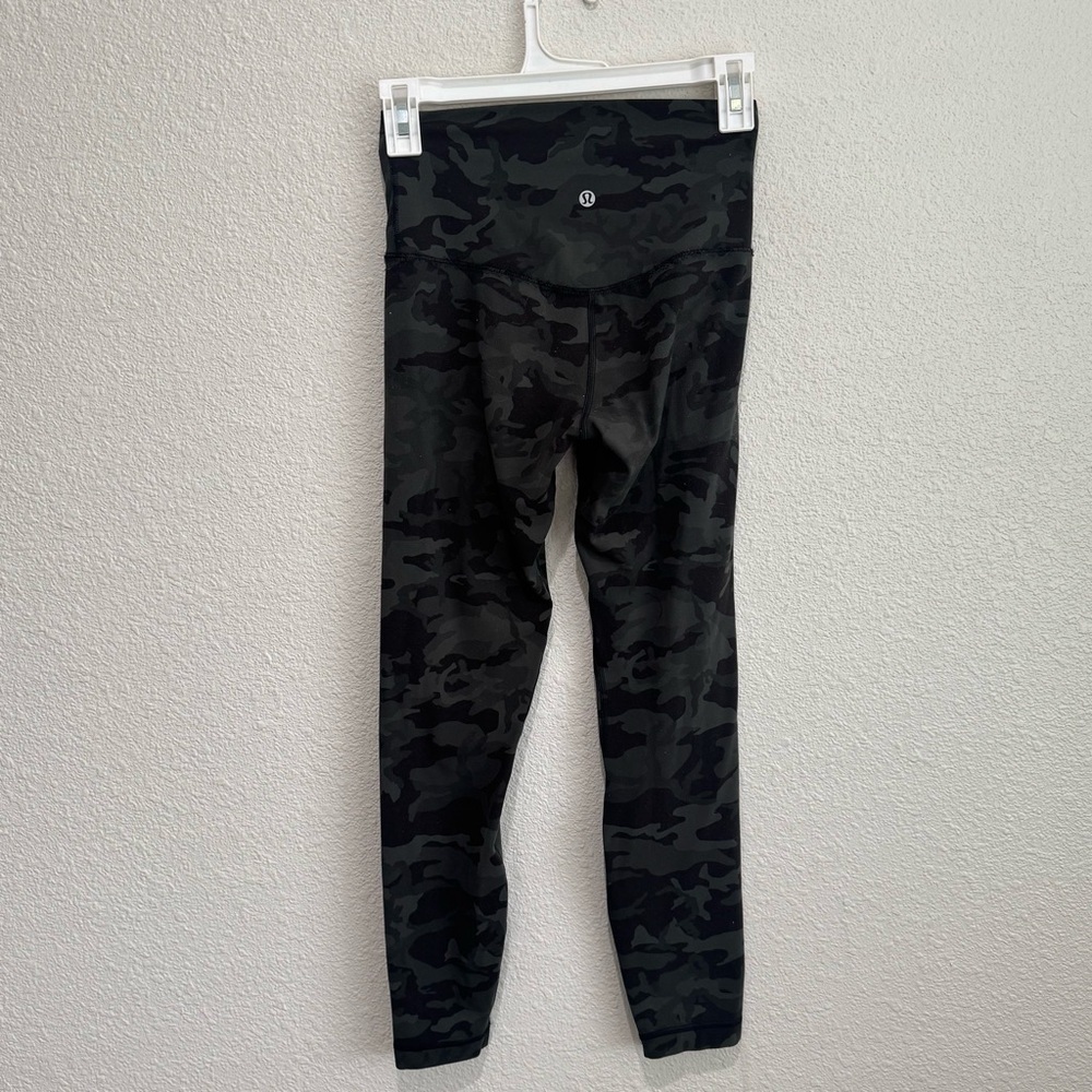 Lululemon Womens Size 4 Align™ High-Rise Pant 25" in Green Camo Workout Gym
